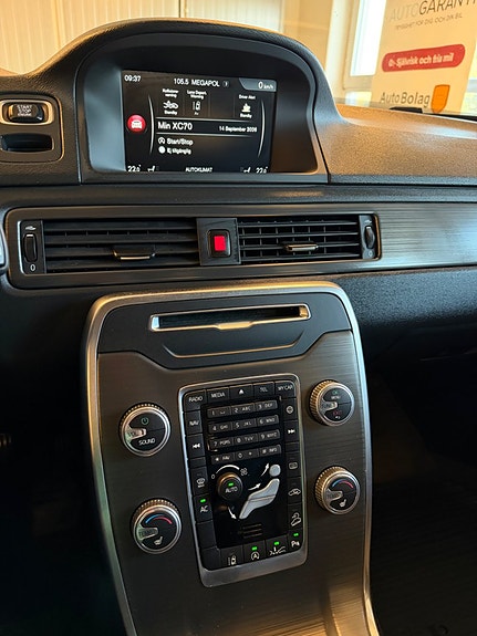Volvo XC70 28 of 30