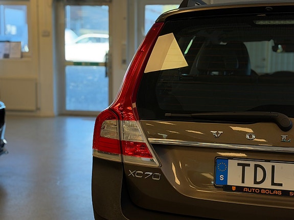 Volvo XC70 12 of 30