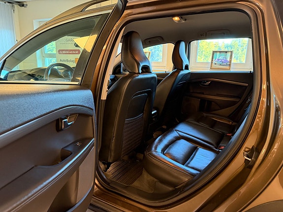 Volvo XC70 18 of 30