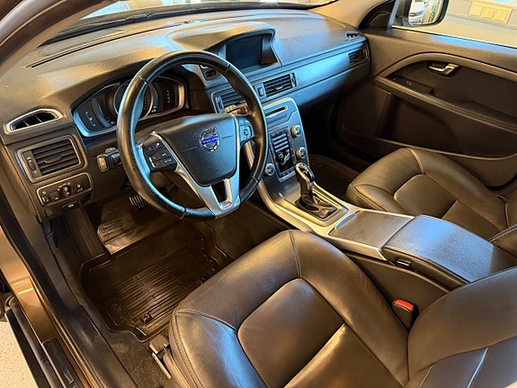 Volvo XC70 16 of 30