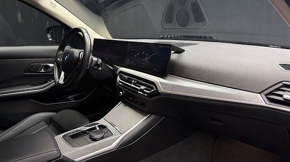 BMW 330e 15 of 30
