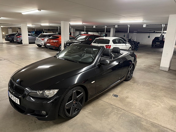 BMW 325i 12 of 14