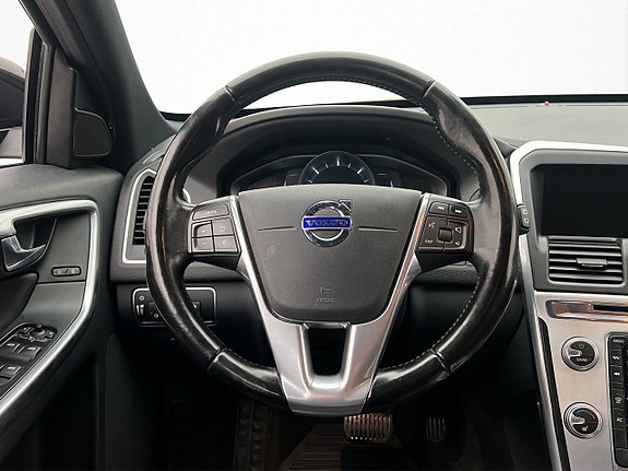 Volvo XC60 11 of 26