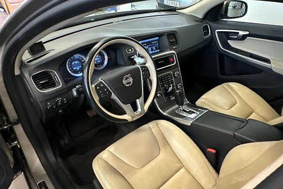 Volvo S60 11 of 30