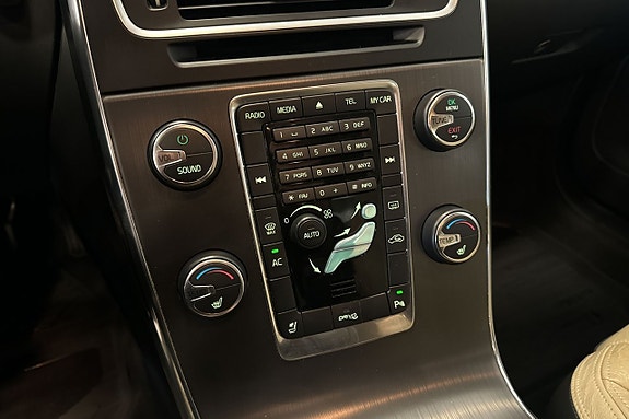 Volvo S60 24 of 30
