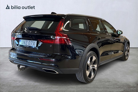 Volvo V60 Cross Country 9 of 27