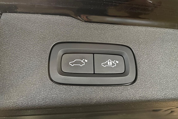 Volvo V60 Cross Country 25 of 27