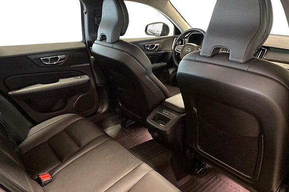 Volvo V60 Cross Country 23 of 27
