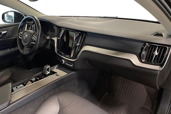 Volvo V60 Cross Country 11 of 27