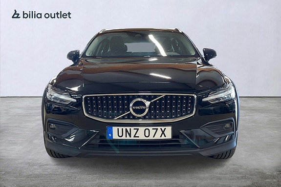 Volvo V60 Cross Country 3 of 27
