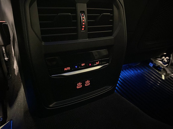 BMW 330e 10 of 17