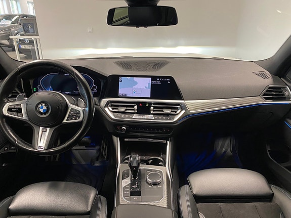 BMW 330e 9 of 17