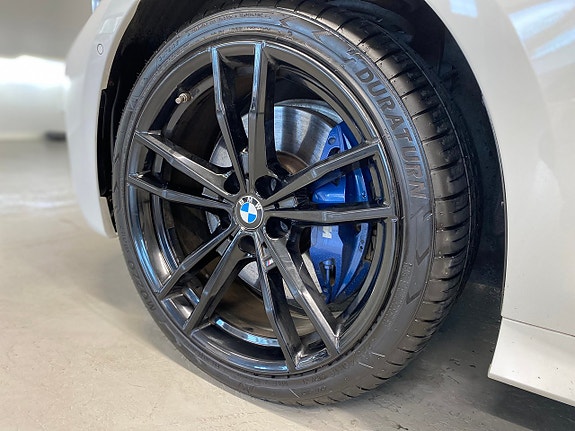 BMW 330e 14 of 17