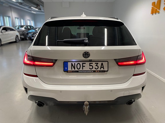 BMW 330e 4 of 17