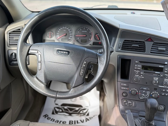 Volvo V70 6 of 7