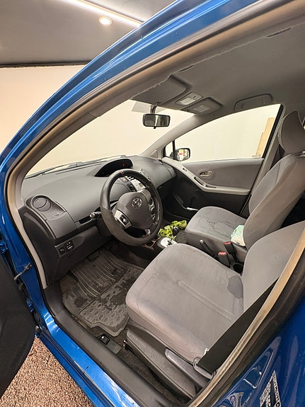 Toyota Yaris 6 of 6