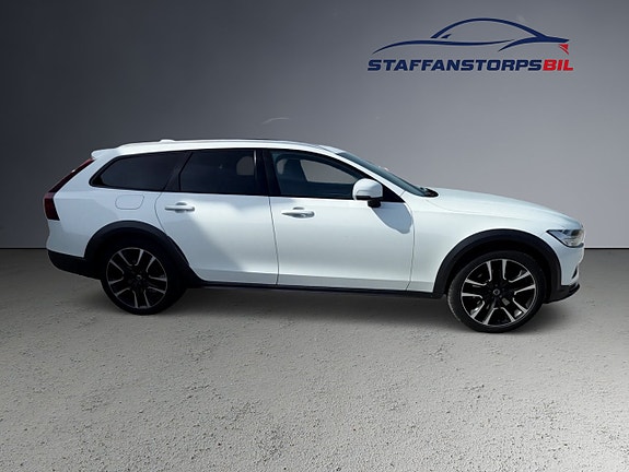 Volvo V90 Cross Country 4 of 21