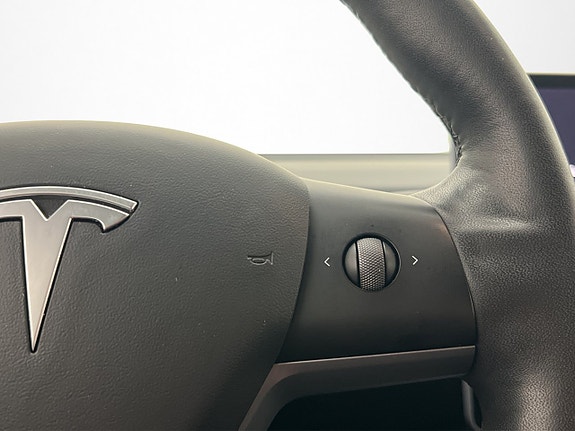 Tesla Model 3 16 of 30