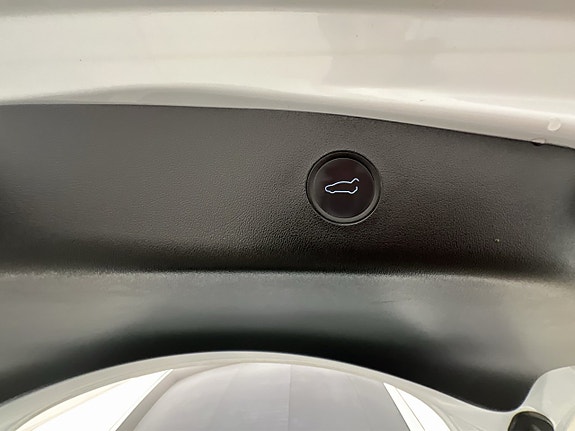 Tesla Model 3 28 of 30