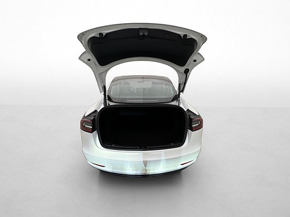 Tesla Model 3 27 of 30