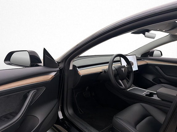 Tesla Model 3 10 of 30