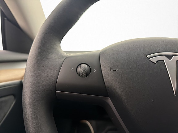 Tesla Model 3 15 of 30
