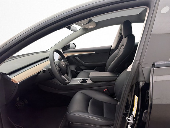 Tesla Model 3 11 of 30