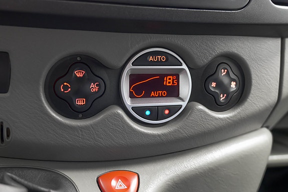 Renault Trafic 13 of 24