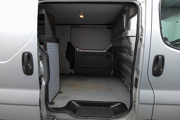 Renault Trafic 19 of 24