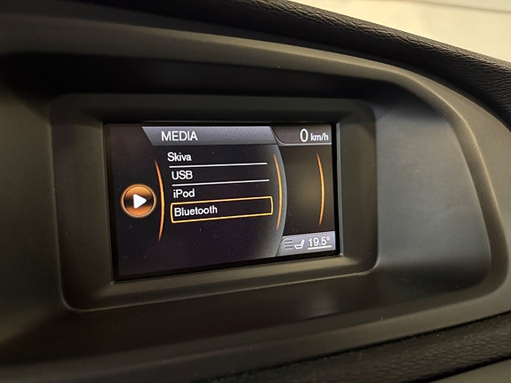 Volvo V40 14 of 18