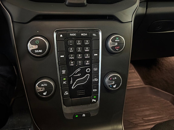 Volvo V40 16 of 18