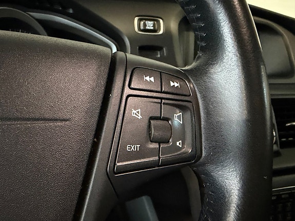 Volvo V40 10 of 18