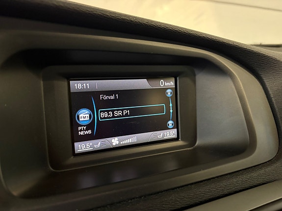 Volvo V40 15 of 18