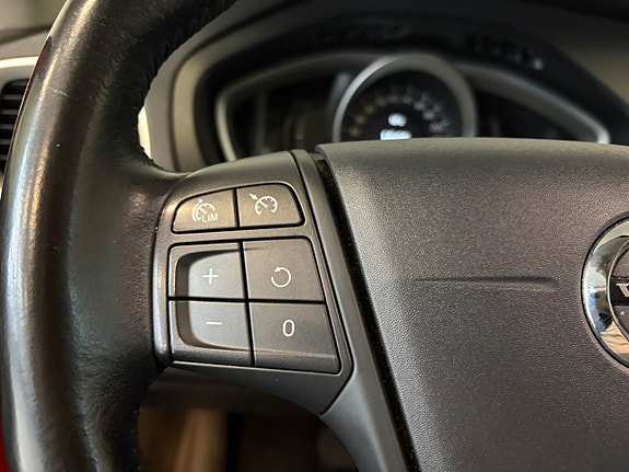 Volvo V40 9 of 18