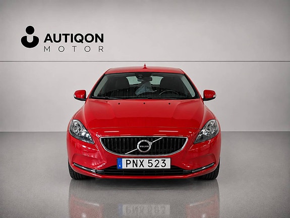 Volvo V40 4 of 18