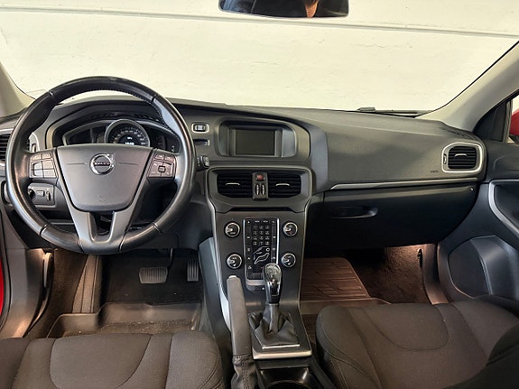 Volvo V40 7 of 18