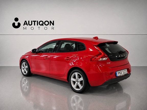 Volvo V40 3 of 18
