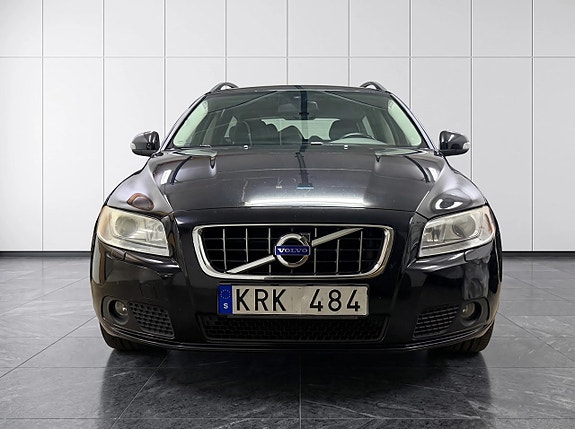 Volvo V70 2 of 13