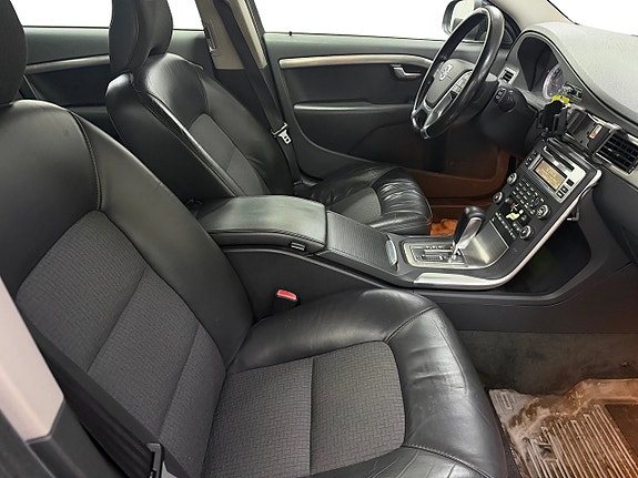 Volvo V70 9 of 13