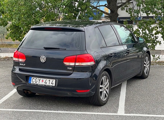 Volkswagen Golf VI 3 of 9