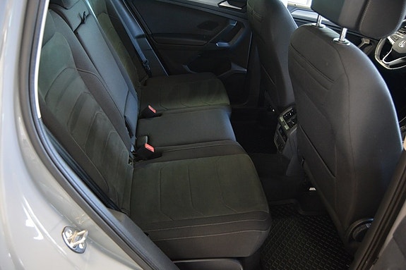 Volkswagen Tiguan 12 of 16