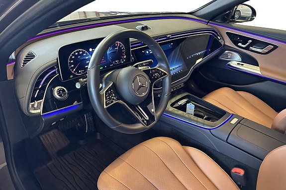 Mercedes-Benz E300 de 6 of 15