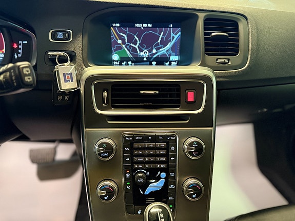 Volvo V60 Cross Country 14 of 20