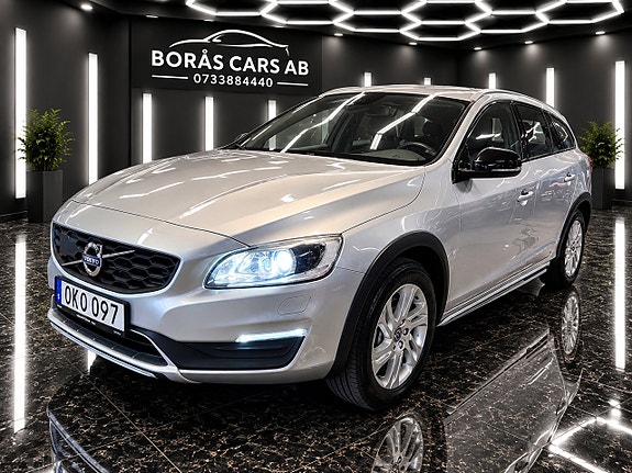 Volvo V60 Cross Country 3 of 20