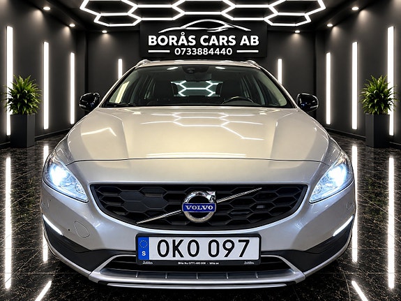 Volvo V60 Cross Country 2 of 20