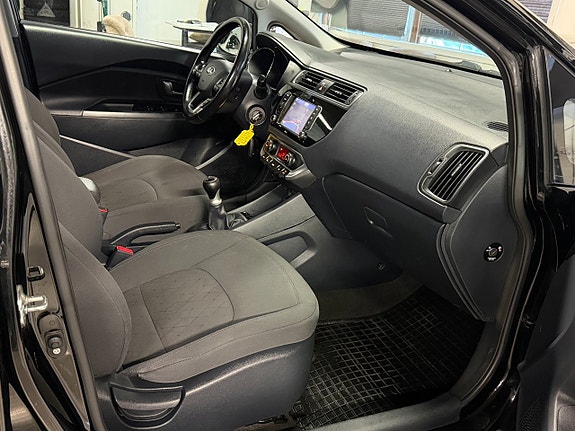 Kia Rio 21 of 24