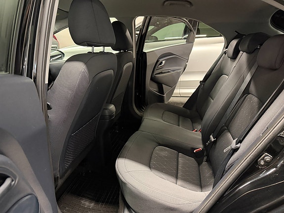 Kia Rio 23 of 24