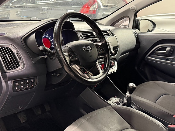 Kia Rio 14 of 24