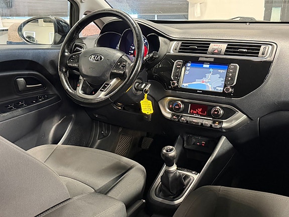 Kia Rio 15 of 24