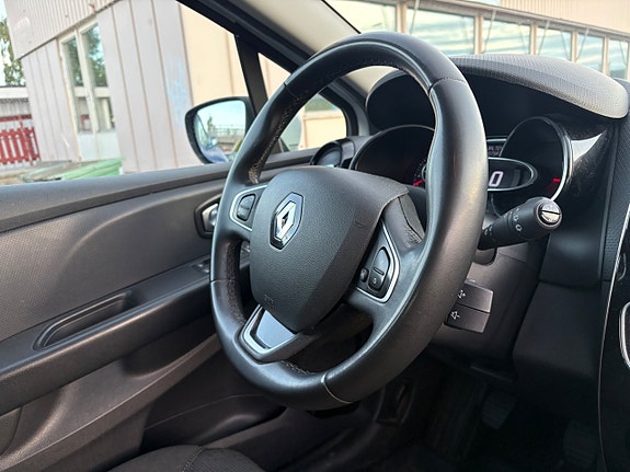 Renault Clio 6 of 10